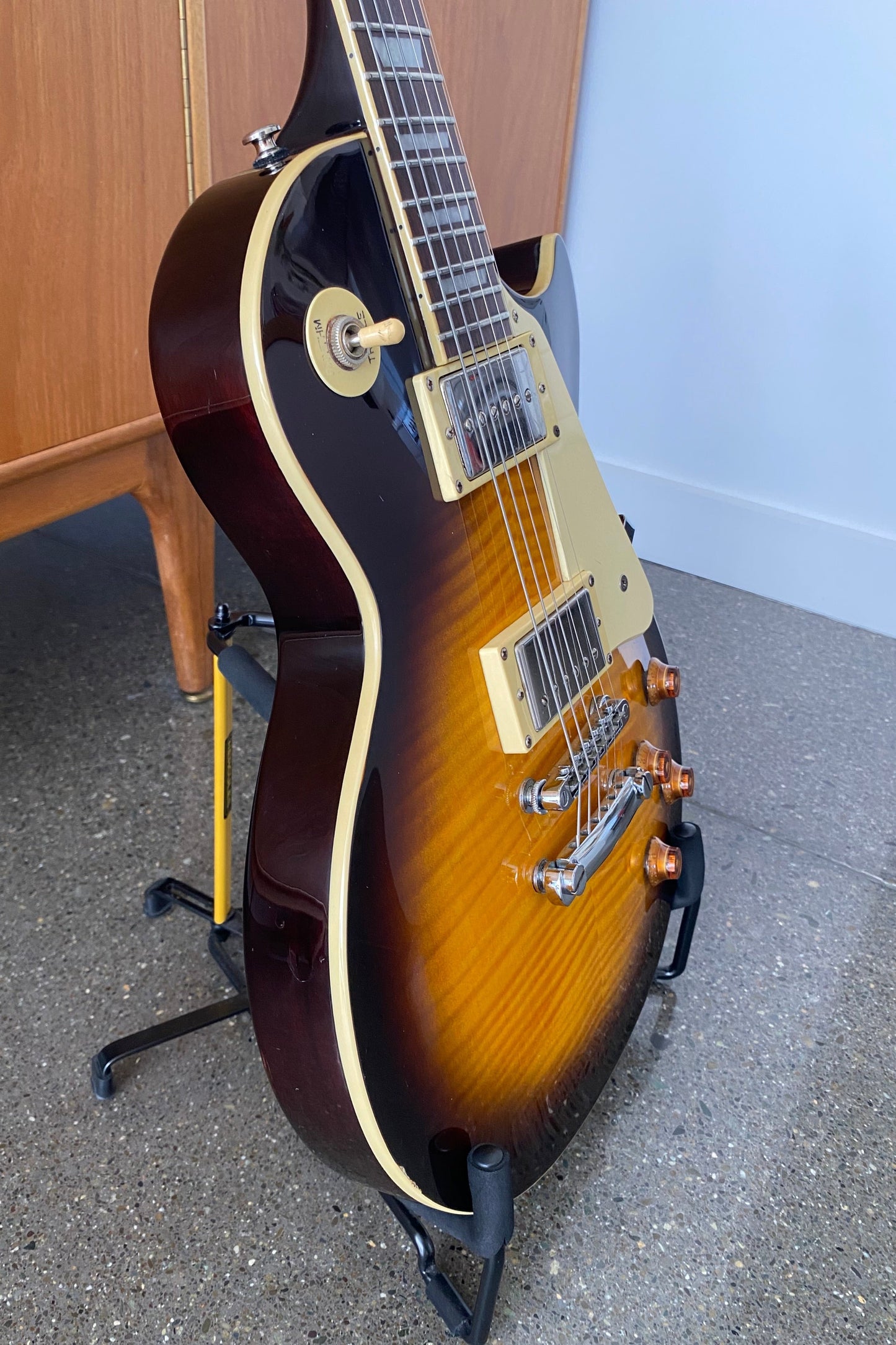 Pre-Owned 2003 Epiphone Les Paul Electric Guitar