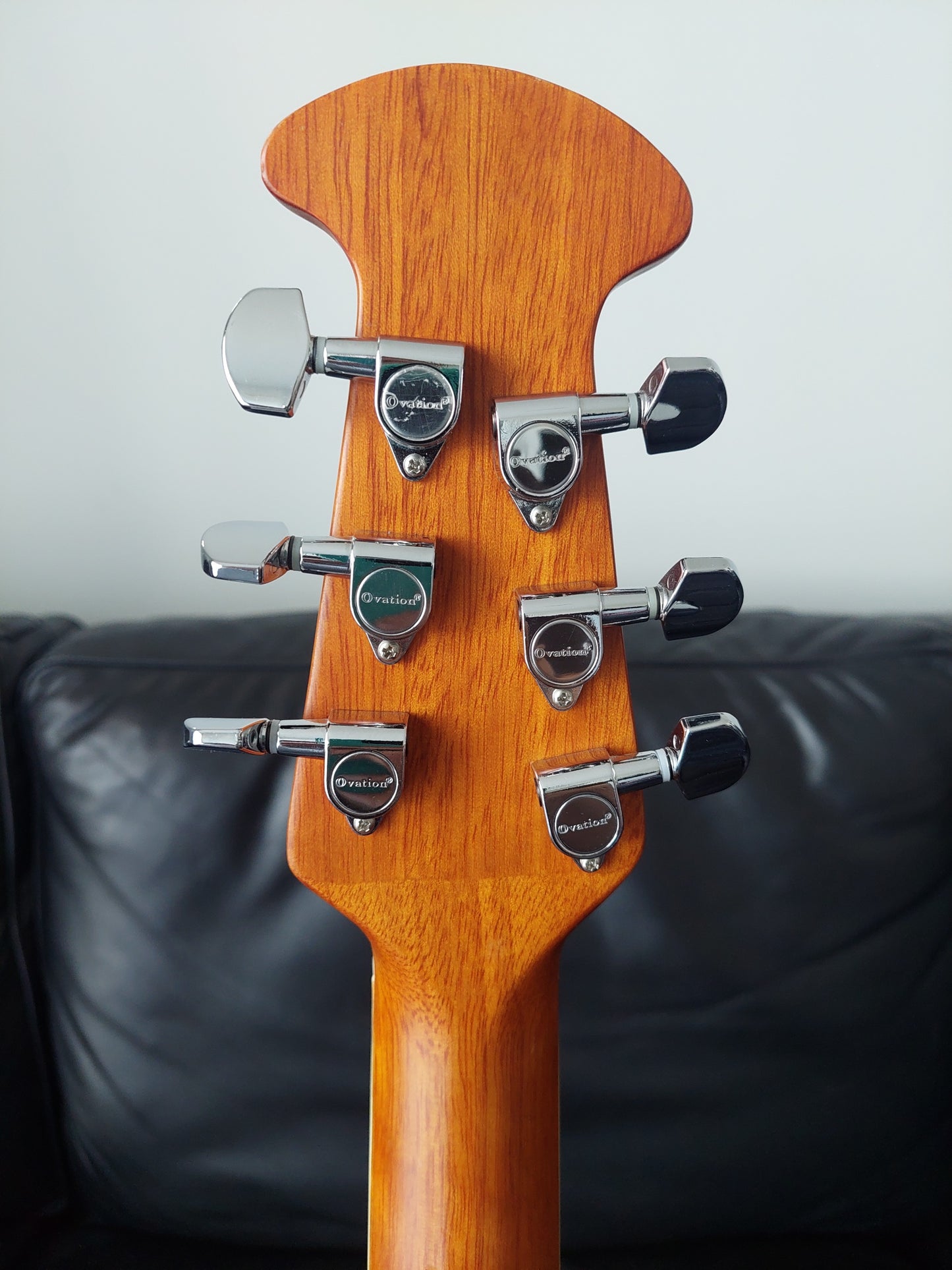 Pre-Owned Applause AE128 by Ovation