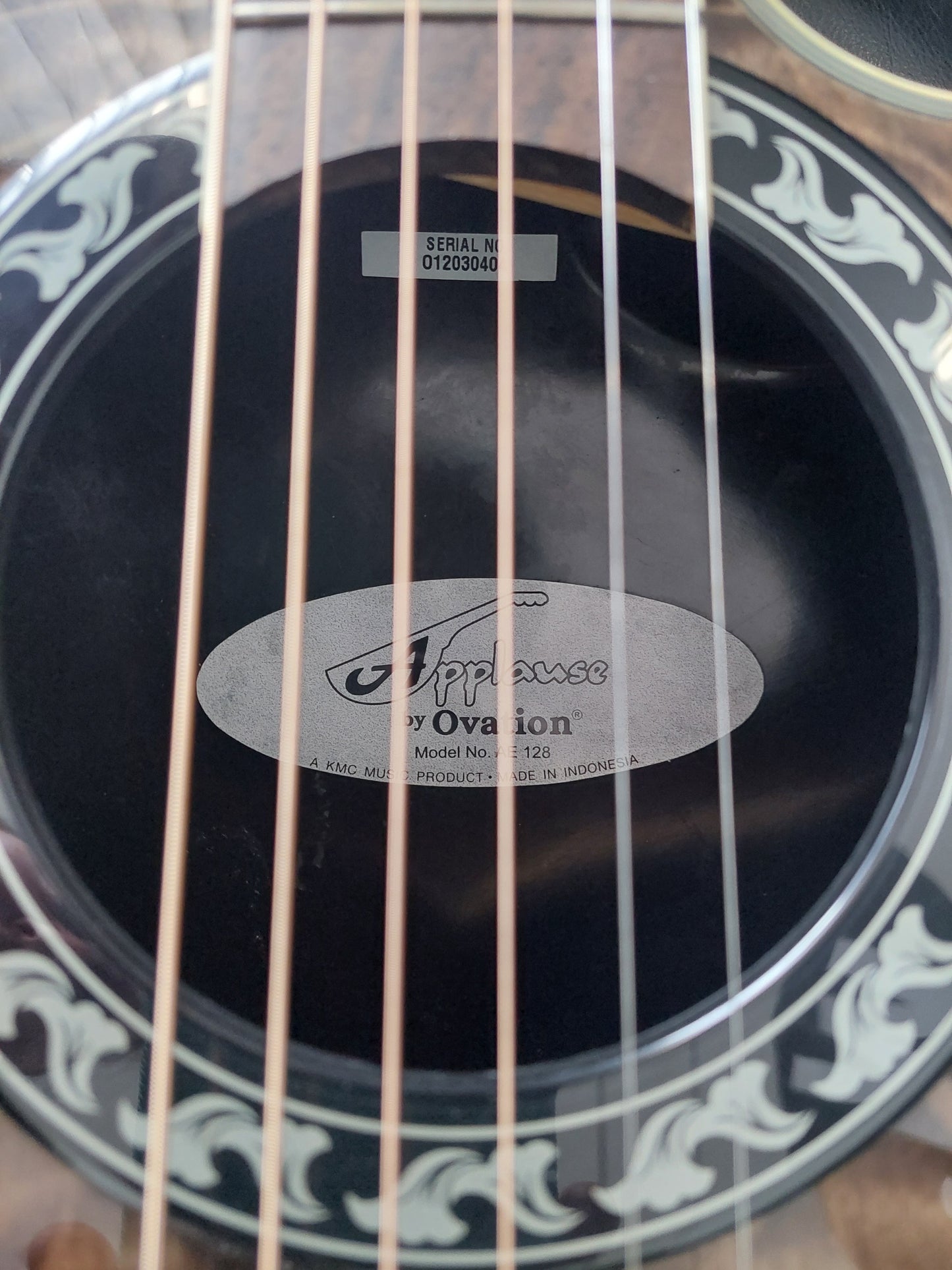 Pre-Owned Applause AE128 by Ovation